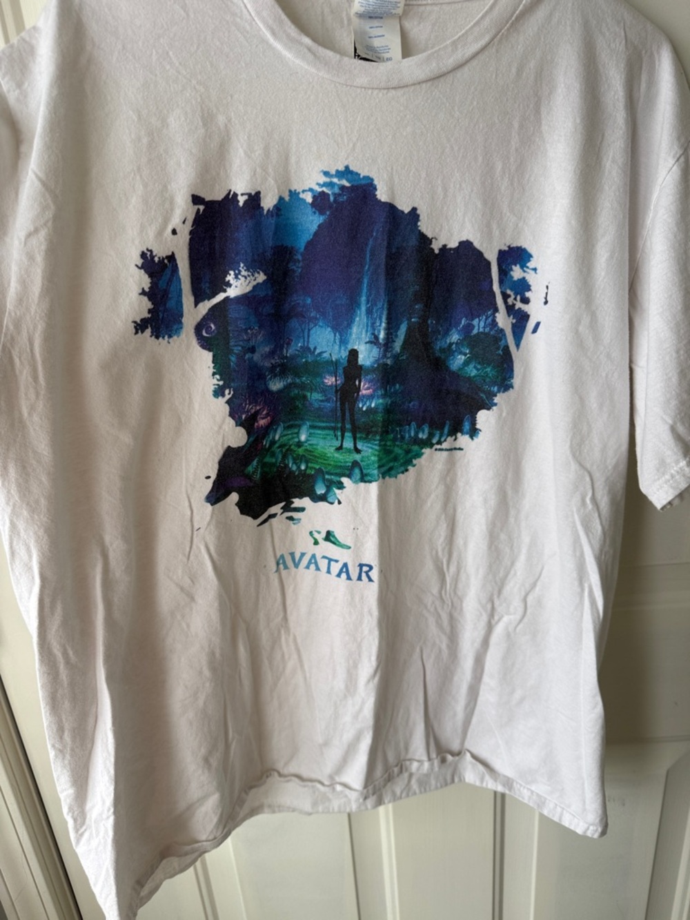 Disney White Avatar Short Sleeve Tee with Blue-Green Scenic Print